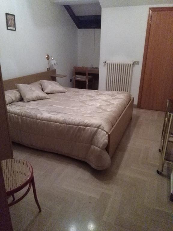 Affittacamere Via Carducci Gubbio Luaran gambar
